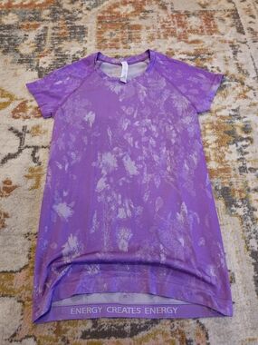 lululemon athletica Lavender Purple Floral Active Tee Size 6 No Flaws